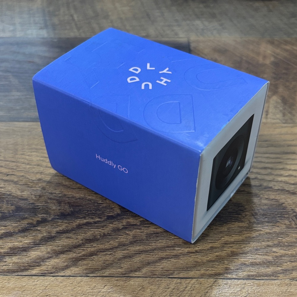 Huddly GO Camera in Blue Box